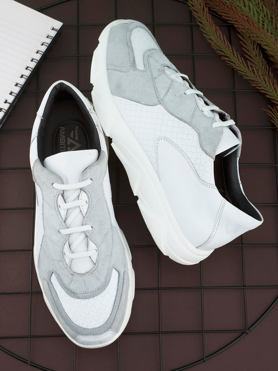 Mens Casual Blaze Sneakers- White